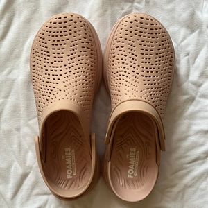 NEW Sketchers Light Pink Foamies Women Size 10